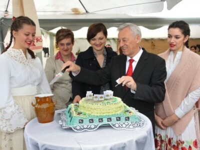 Razrezao ju je zagrebački župan Stjepan Kožić