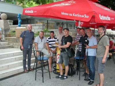 Četvrti slijeva dr. Nikolaus Hermann sa suradnicima na otvaranju Alkarskog muzeja u Sinju Četvrti slijeva dr. Nikolaus Hermann sa suradnicima na otvaranju Alkarskog muzeja u Sinju