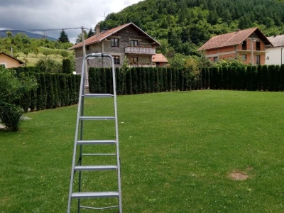 Čila Zorad: Posebno uživa u oblikovanju živih ograda i drveća, a izrađuje i razne vrste cvijetnih aranžmana