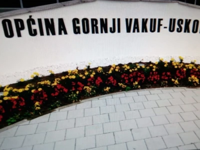 Čila Zorad: Posebno uživa u oblikovanju živih ograda i drveća, a izrađuje i razne vrste cvijetnih aranžmana