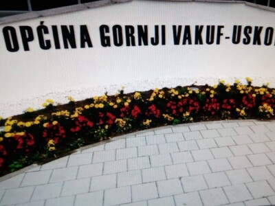 Čila Zorad: Posebno uživa u oblikovanju živih ograda i drveća, a izrađuje i razne vrste cvijetnih aranžmana