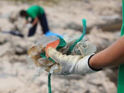 ČIŠĆENJE OTPADA - Povodom međunarodnog dana čišćenja otpada iz okoliša, Greenpeace je u suradnji s Parkom prirode Telašćica organizirao čišćenje uvale Kobiljak na Dugom otoku.