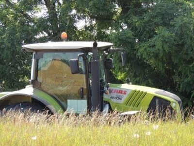 Traktor Claas Arion 550