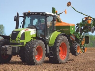 Traktor Claas ARION 600C