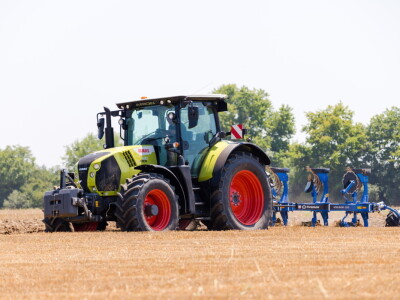 Claas Arion 630 traktor mjeseca