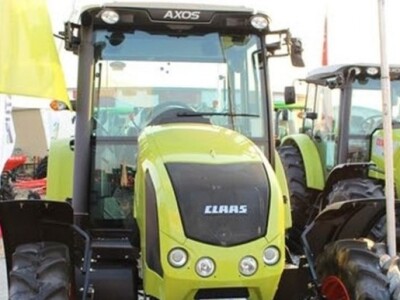 Traktor Claas AXOS