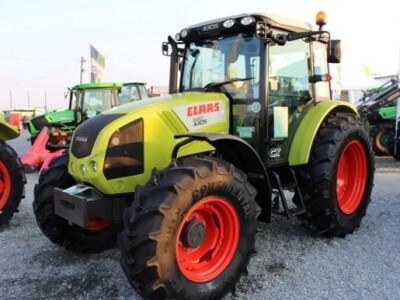 Traktor Claas AXOS