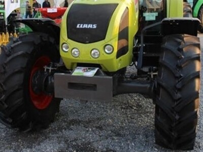 Traktor Claas AXOS