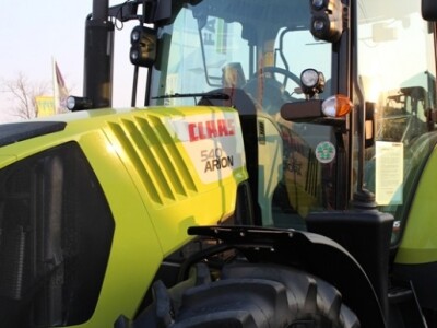 Traktor Claas ARION 500
