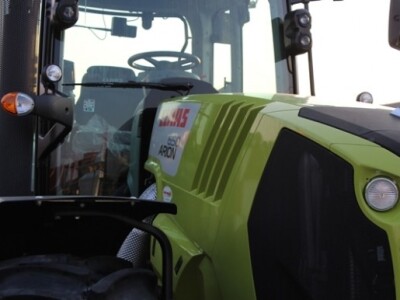 Traktor Claas ARION 500