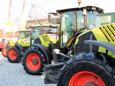 Traktor Claas ARION 500