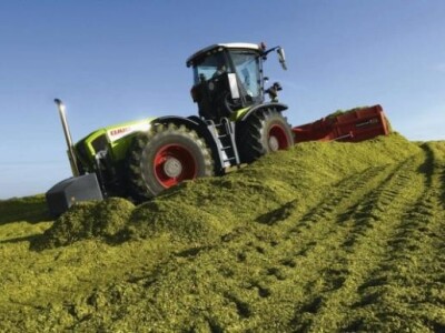 Traktor Claas XERION