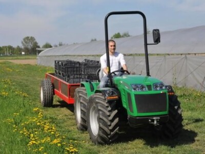 Traktor Ferrari Cobram 60 AR/RS