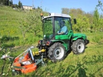 Traktor Ferrari Cobram 60 AR/RS