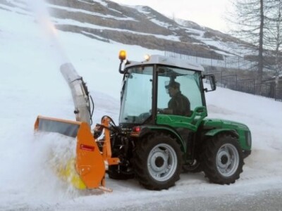 Traktor Ferrari Cobram 60 AR/RS