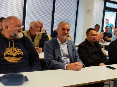 COLIĆ TRADE (2) : U Colićevom Gaju i polikonična vaza kumovala obilatom urodu maslina