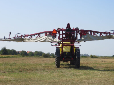 Vučena prskalica Hardi Commander Twin Force 4500 Vučena prskalica Hardi Commander Twin Force 4500