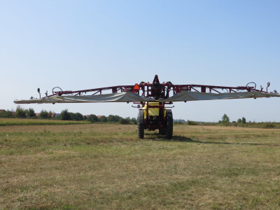 Vučena prskalica Hardi Commander Twin Force 4500 Vučena prskalica Hardi Commander Twin Force 4500