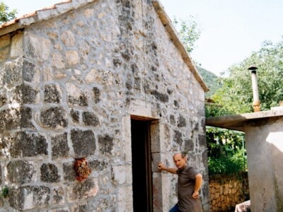 Kapela sv.Ante u ekoetno selu Kokorići Kapela sv.Ante u ekoetno selu Kokorići