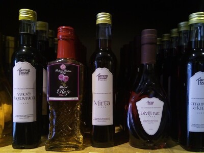 Crna murva i kupina, kafa i vino, šljive i crna čokolada – Vesnine kombinacije za  vrhunski ukus Crna murva i kupina, kafa i vino, šljive i crna čokolada – Vesnine kombinacije za  vrhunski ukus