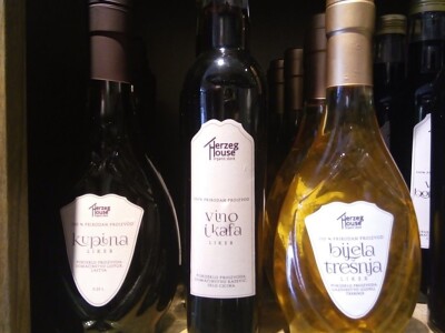 Crna murva i kupina, kafa i vino, šljive i crna čokolada – Vesnine kombinacije za  vrhunski ukus Crna murva i kupina, kafa i vino, šljive i crna čokolada – Vesnine kombinacije za  vrhunski ukus