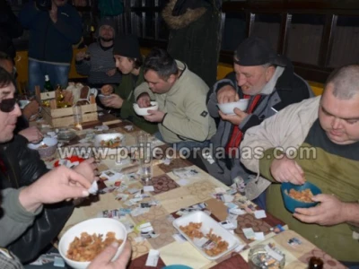 Natjecanje u brzom jedenju čvaraka