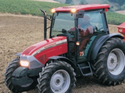 Traktor McCormick CX