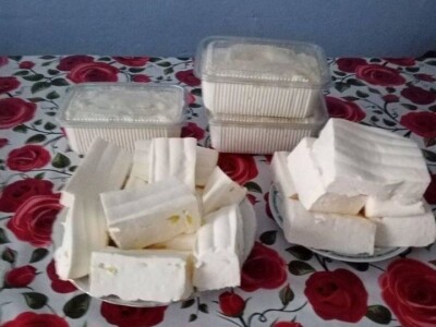 Da li će proizvođači naći kupce za zalihe sira i kajmaka?