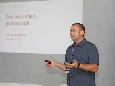 Damir Podhorski, Escape studio