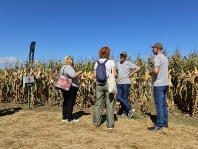 Dan polja BC hibrida kukuruza i suncokreta te sorti soje