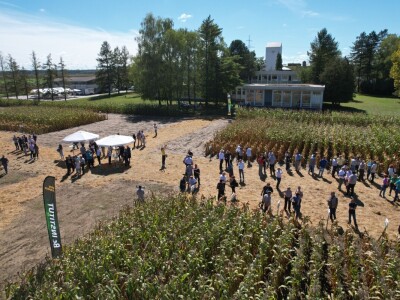 Dan polja BC hibrida kukuruza i suncokreta te sorti soje