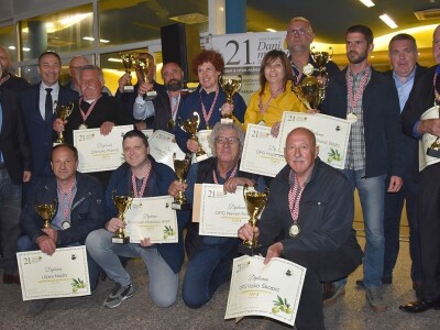 DANI MASLINE 2019 - Proglašeni najuspješniji: Božo Surać šampion otvorenih ulja, a Silavano Tanger pakovina DANI MASLINE 2019 - Proglašeni najuspješniji: Božo Surać šampion otvorenih ulja, a Silavano Tanger pakovina