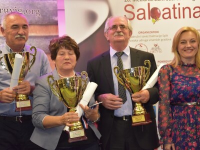 DAROVI MARIJANE PATIR; Poklon bon od 5.000 kuna PZ Cres i nagrada šampionu Sabatine -   put u Bruxelles i posjet EU institucijama DAROVI MARIJANE PATIR; Poklon bon od 5.000 kuna PZ Cres i nagrada šampionu Sabatine -   put u Bruxelles i posjet EU institucijama