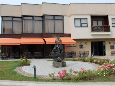 Destilerija i hotel Monogram