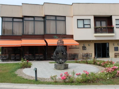 Destilerija i hotel Monogram