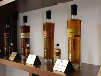 Destilerija i hotel Monogram Destilerija i hotel Monogram