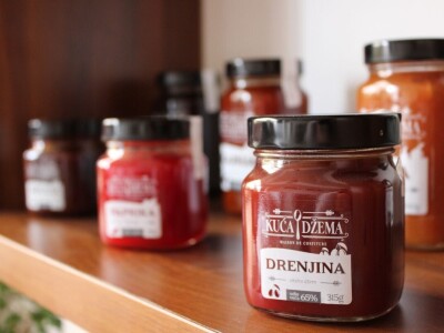 Destilerija i hotel Monogram Destilerija i hotel Monogram