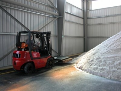 Detalj proizvodnje i dorade te pakiranja i distribucije soli u pogonu Čaporice0 kod Trilja