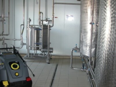 Detalj moderne opreme mljekare i sirane Puđa u Čaporicama