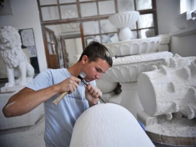 Detalj u radionici Klesarske škole na otoku Braču Detalj u radionici Klesarske škole na otoku Braču