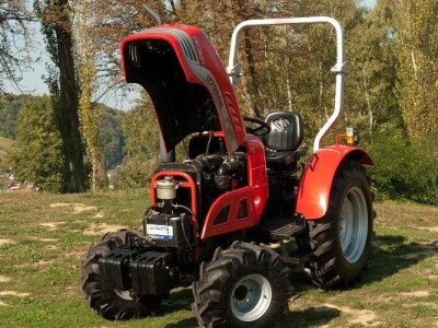 Traktor Impodan DF 304