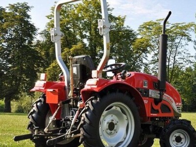 Traktor Impodan DF 304