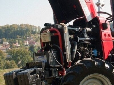 Traktor Impodan DF 404