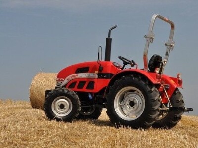 Traktor Impodan DF 404