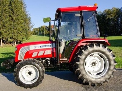Traktor Impodan DF 704