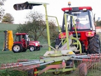 Traktor Impodan DF 704