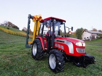 Traktor Impodan DF 704