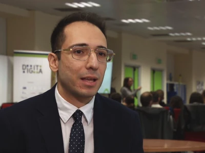 Digitalna akademija u Napulju pomaže mladima u razvijanju ideja