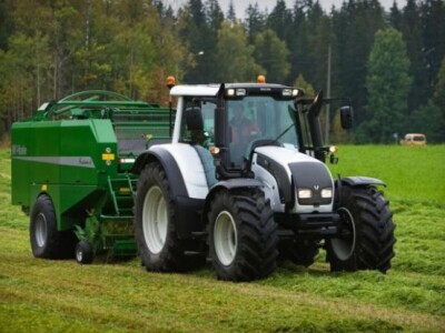Traktor Valtra Direct