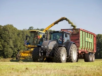 Traktor Valtra Direct